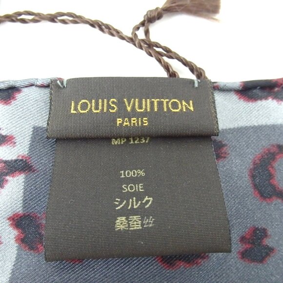 Authentic LOUIS VUITTON scarf silk [Used] - Picture 5 of 7